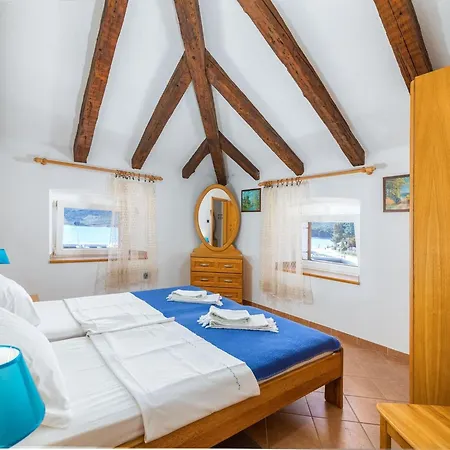 Near In Croatia Appartement